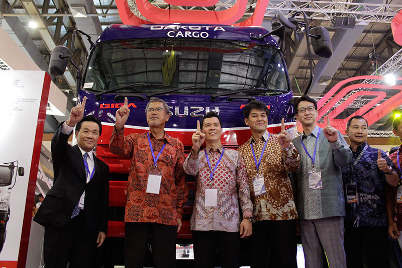 2018 TAHUN INFRASTRUKTUR ISUZU OPTIMIS PENJUALAN KENDARAAN KOMERSIAL MENINGKAT